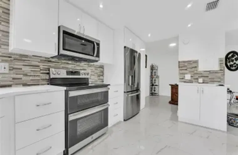 3661 VIA POINCIANA APT 206, LAKE WORTH, ..., Lake Worth, FL 33467