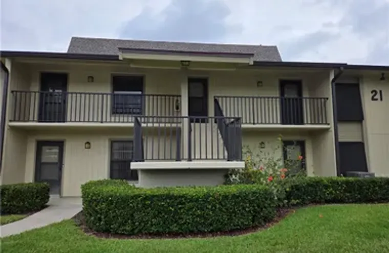 21 PLANTATION DR APT 202, VERO BEACH, FL..., Vero Beach, FL 32966