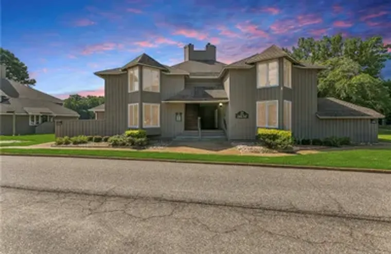 244 PADGETTS ORDINARY, WILLIAMSBURG, VA,..., Williamsburg, VA 23185