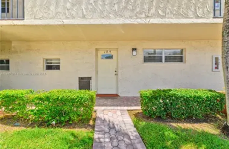 681 S HOLLYBROOK DR 109, PEMBROKE PINES,..., Pembroke Pines, FL 33025