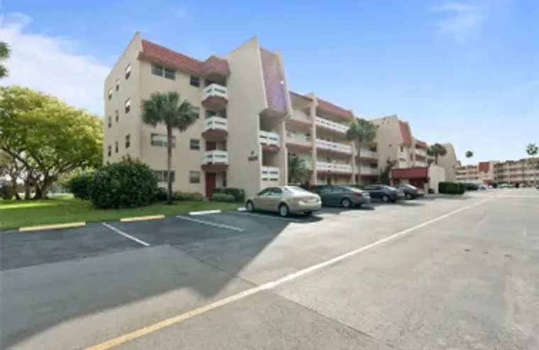 1020 COUNTRY CLUB DR APT 206, MARGATE, F..., Margate, FL 33063