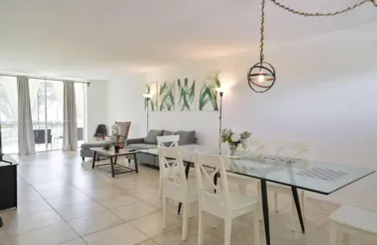 8901 S HOLLYBROOK BLVD APT 206, PEMBROKE..., Pembroke Pines, FL 33025