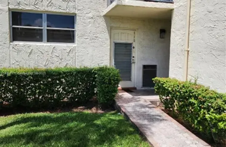 681 S HOLLYBROOK DR APT 110, PEMBROKE PI..., Pembroke Pines, FL 33025
