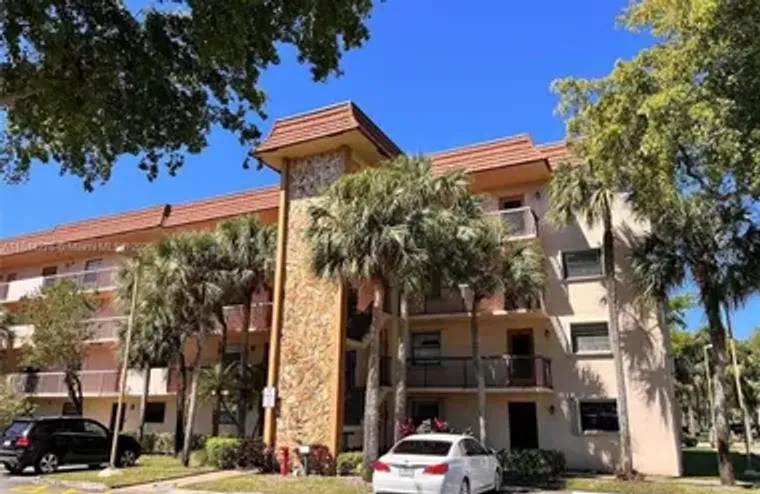 4940 E SABAL PALM BLVD 205, TAMARAC, FL,..., Tamarac, FL 33319