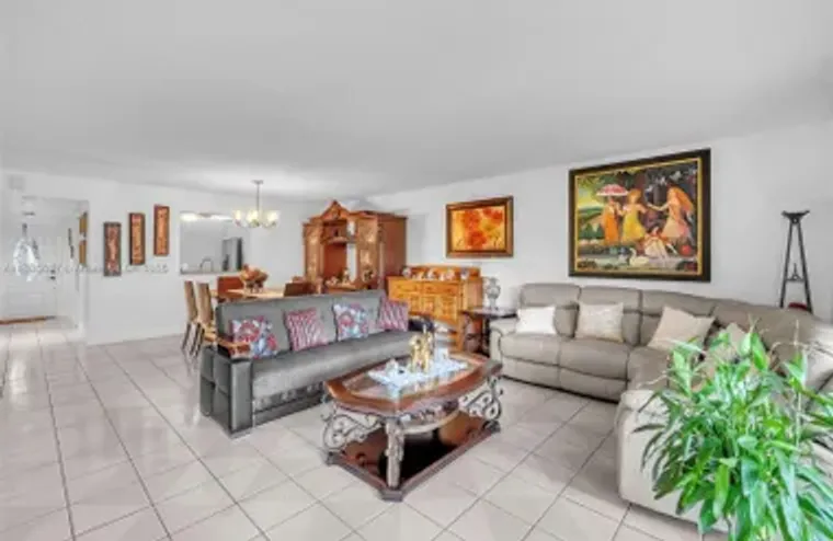 150 S HOLLYBROOK TER 101, PEMBROKE PINES..., Pembroke Pines, FL 33025