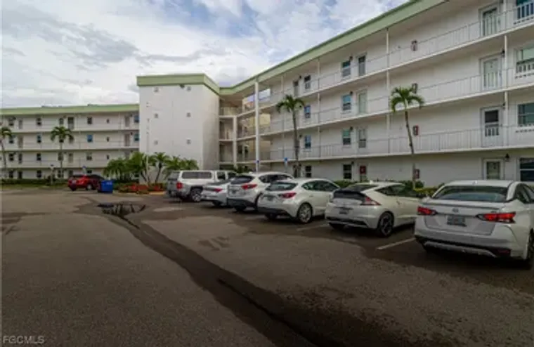 1580 PINE VALLEY DR 412, FORT MYERS, FL,..., Fort Myers, FL 33907