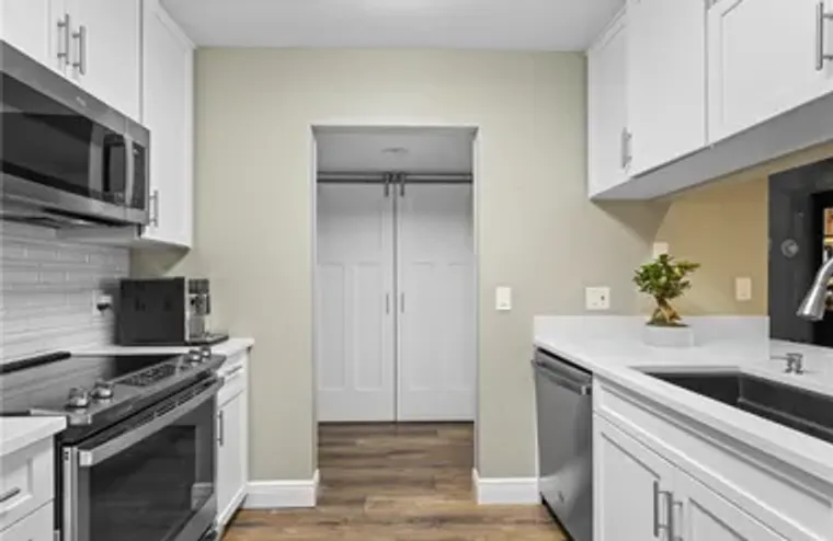 31 PLANTATION DR APT 205, VERO BEACH, FL..., Vero Beach, FL 32966