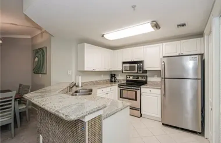 5060 FAIRWAYS CIR F101, VERO BEACH, FL, ..., Vero Beach, FL 32967