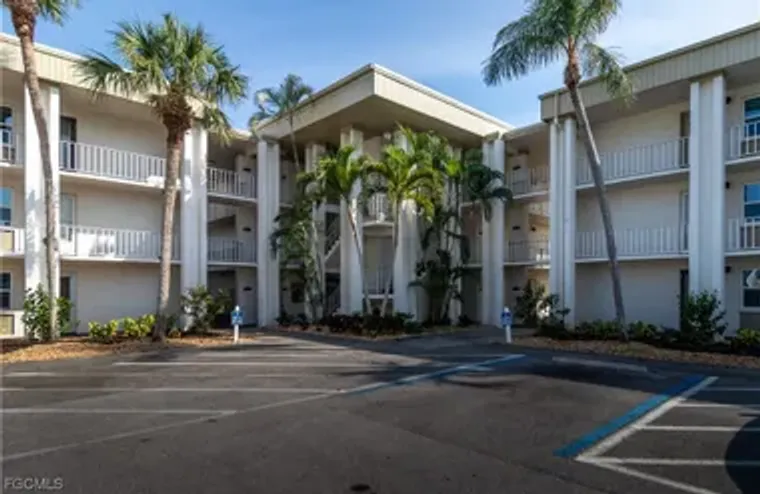 1624 PINE VALLEY DR 310, FORT MYERS, FL,..., Fort Myers, FL 33907