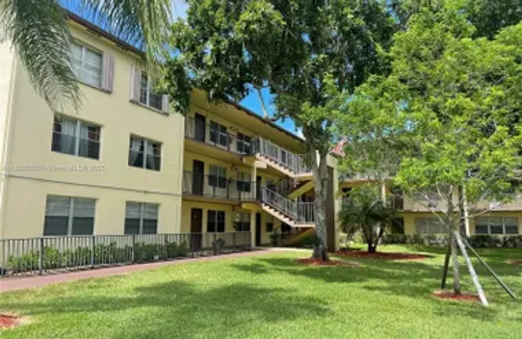 150 SW 134TH WAY APT 304R, PEMBROKE PINE..., Pembroke Pines, FL 33027