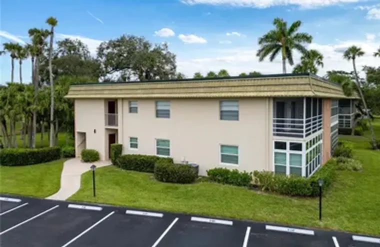 8 VISTA GARDENS TRL APT 201, VERO BEACH,..., Vero Beach, FL 32962