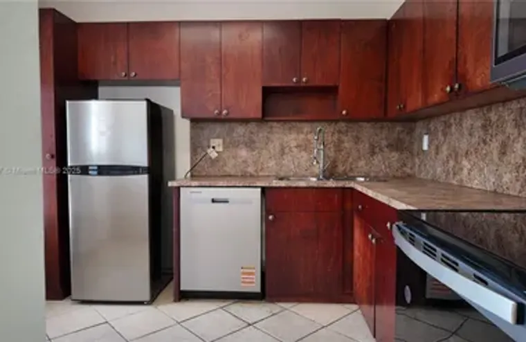 18900 NE 3RD CT 528-5, MIAMI, FL, 33179, Miami, FL 33179