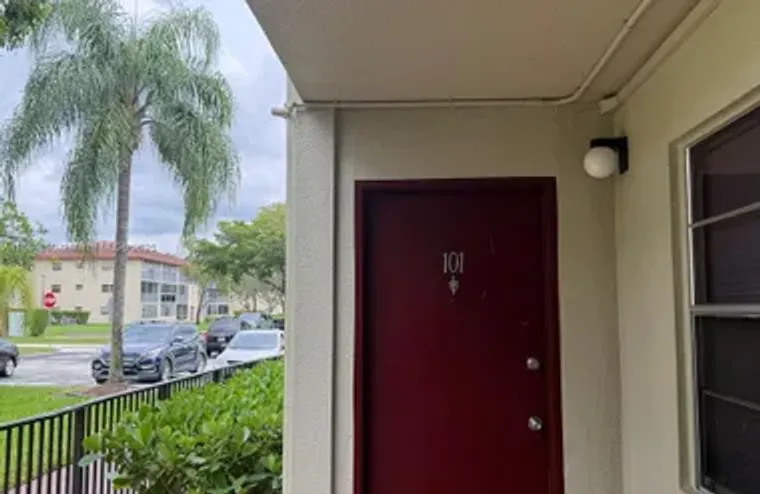 150 SW 134TH WAY APT 101R, PEMBROKE PINE..., Pembroke Pines, FL 33027
