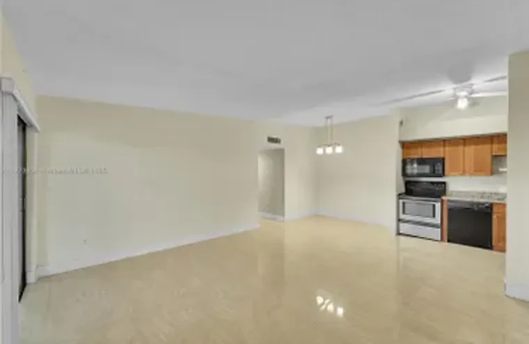 9644 S BELFORT CIR 211, TAMARAC, FL, 333..., Tamarac, FL 33321