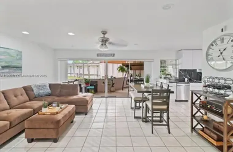 7 GREENWAY VLG 205, ROYAL PALM BEACH, FL..., Royal Palm Beach, FL 33411