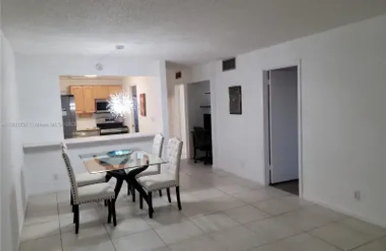 8900 WASHINGTON BLVD APT 205, PEMBROKE P..., Pembroke Pines, FL 33025