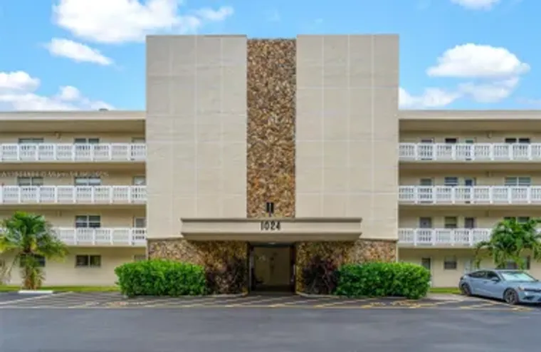 1024 SE 3RD AVE 301, DANIA BEACH, FL, 33..., Dania Beach, FL 33004