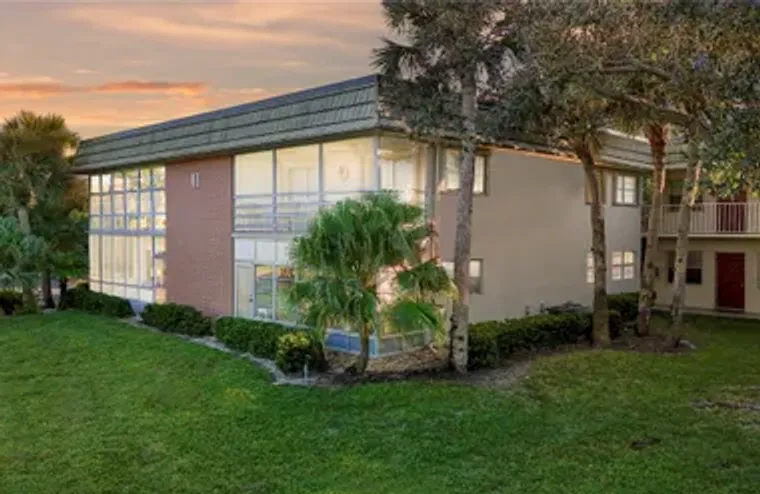 47 VISTA GARDENS TRL APT 102, VERO BEACH..., Vero Beach, FL 32962