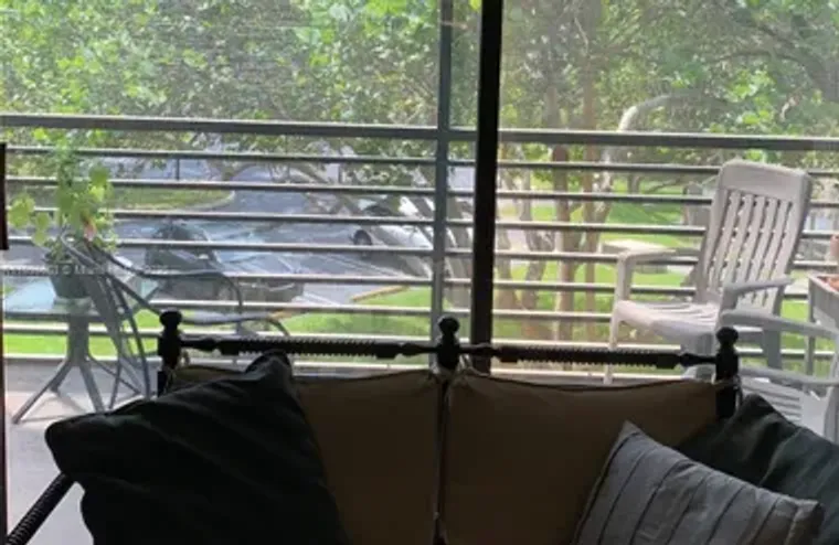 900 COLONY POINT CIR APT 305, PEMBROKE P..., Pembroke Pines, FL 33026