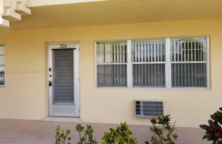 206 SHEFFIELD I 206, WEST PALM BEACH, FL..., West Palm Beach, FL 33417