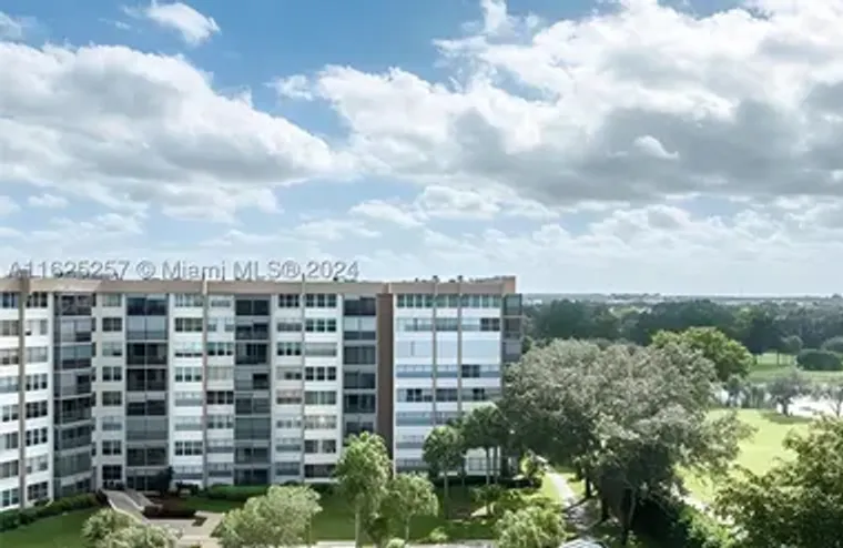 1000 SAINT CHARLES PL 522, PEMBROKE PINE..., Pembroke Pines, FL 33026