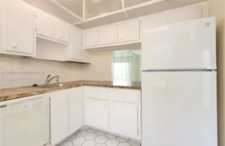1040 COUNTRY CLUB DR 404, MARGATE, FL, 3..., Margate, FL 33063