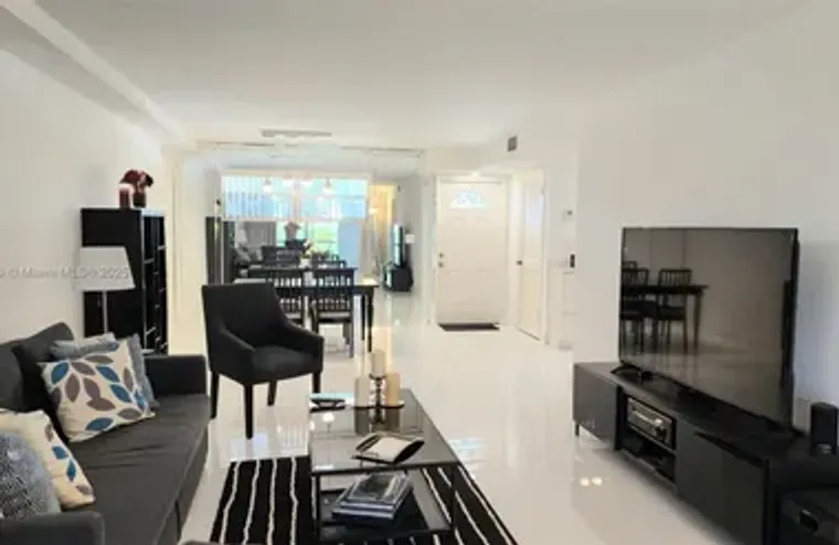 8930 S HOLLYBROOK BLVD APT 106, PEMBROKE..., Pembroke Pines, FL 33025