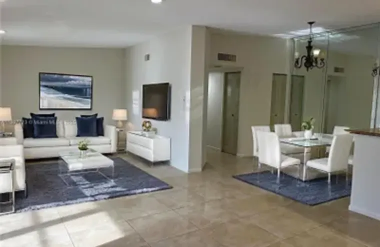 9873 N BELFORT CIR 215, TAMARAC, FL, 333..., Tamarac, FL 33321