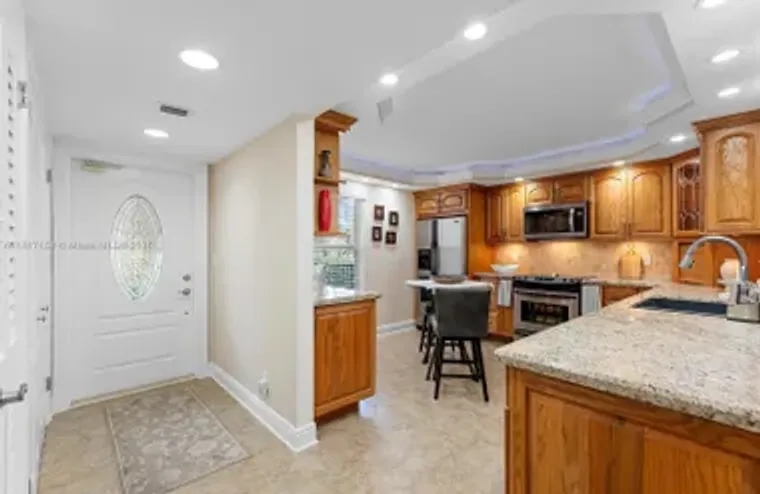 150 S HOLLYBROOK TER 201, PEMBROKE PINES..., Pembroke Pines, FL 33025