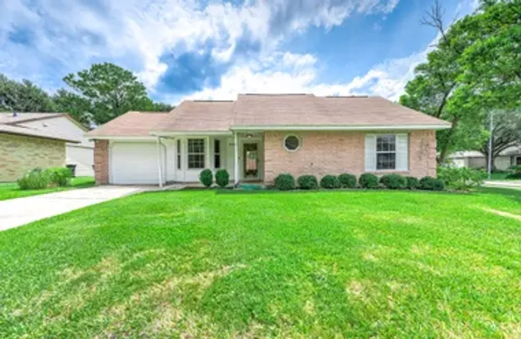 915 W PRIMROSE MEADOWS CIR, PEARLAND, TX..., Pearland, TX 77584