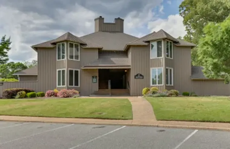 215 PADGETTS ORDINARY, WILLIAMSBURG, VA,..., Williamsburg, VA 23185