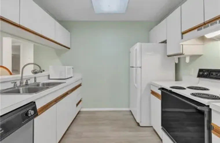 3 PLANTATION DR APT 103, VERO BEACH, FL,..., Vero Beach, FL 32966