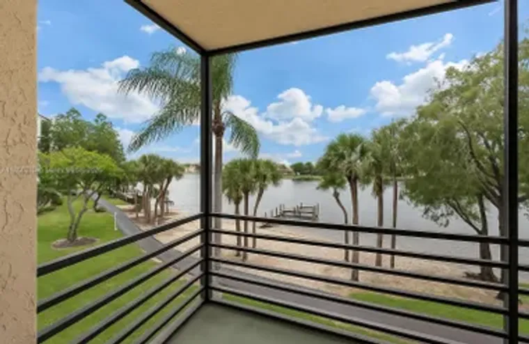 1101 COLONY POINT CIR 307, PEMBROKE PINE..., Pembroke Pines, FL 33026