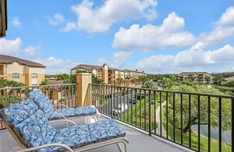 195 VINTAGE CIR 402, NAPLES, FL, 34119, Naples, FL 34119