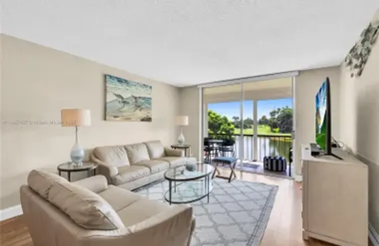 9320 S HOLLYBROOK LAKE DR 203, PEMBROKE ..., Pembroke Pines, FL 33025