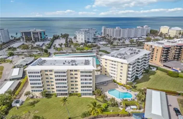 3410 GULF SHORE BLVD 305, NAPLES, FL, 34..., Naples, FL 34103