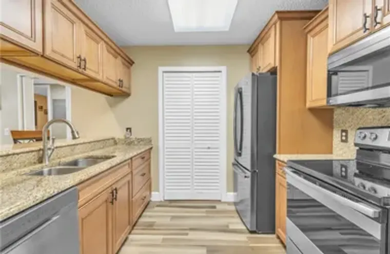 18 PLANTATION DR APT 106, VERO BEACH, FL..., Vero Beach, FL 32966