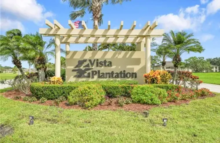 27 PLANTATION DR APT 102, VERO BEACH, FL..., Vero Beach, FL 32966