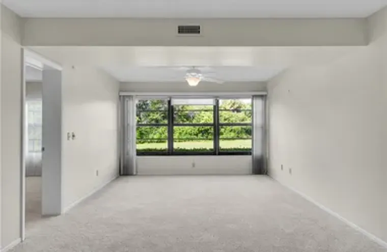 27 PLANTATION DR APT 102, VERO BEACH, FL..., Vero Beach, FL 32966