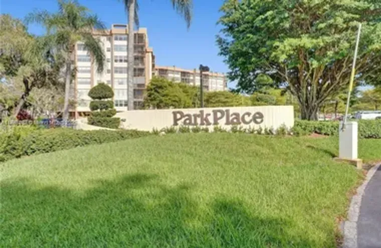1400 SAINT CHARLES PL APT 222, PEMBROKE ..., Pembroke Pines, FL 33026