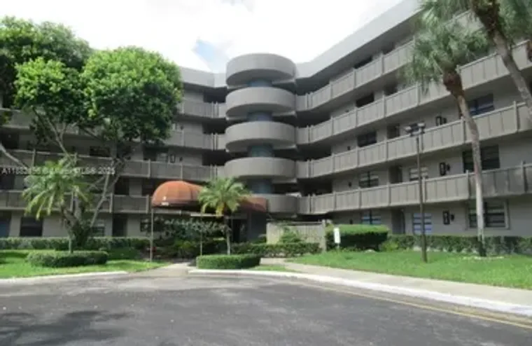 1100 COLONY POINT CIR 518, PEMBROKE PINE..., Pembroke Pines, FL 33026