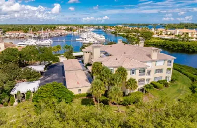 5250 E HARBOR VILLAGE DR 201, VERO BEACH..., Vero Beach, FL 32967