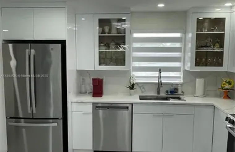 150 S HOLLYBROOK TER 303, PEMBROKE PINES..., Pembroke Pines, FL 33025