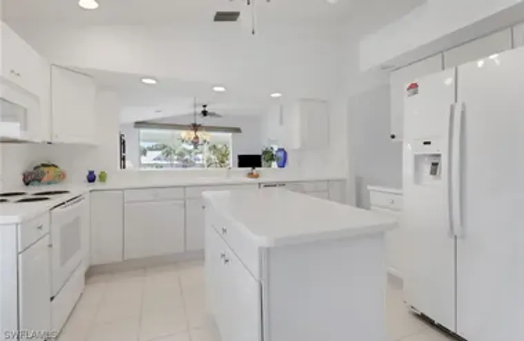 6180 RESERVE CIR 203, NAPLES, FL, 34119, Naples, FL 34119