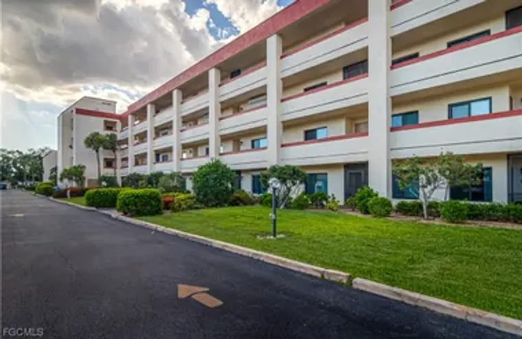 7402 LAKE BREEZE DR 212, FORT MYERS, FL,..., Fort Myers, FL 33907