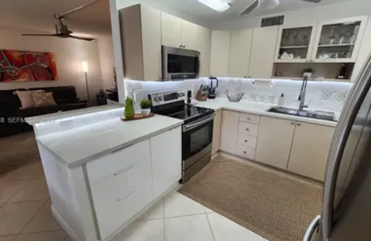 2001 VENTNOR G 2001, DEERFIELD BEACH, FL..., Deerfield Beach, FL 33442