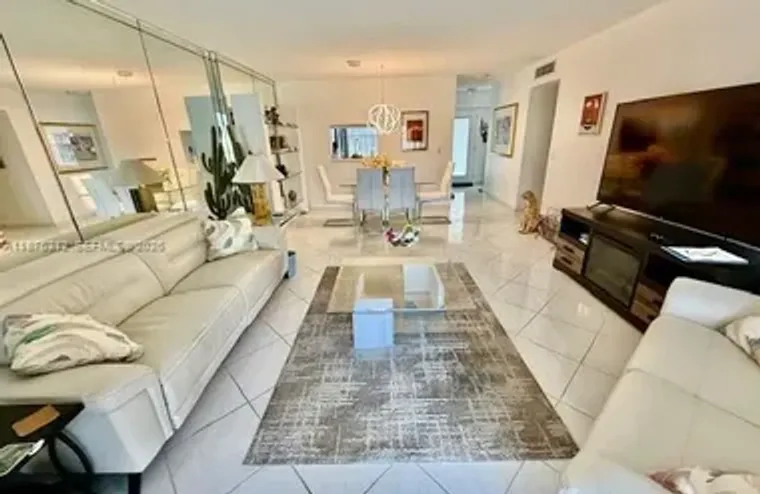 1025 SE 4TH AVE 101, DANIA BEACH, FL, 33..., Dania Beach, FL 33004