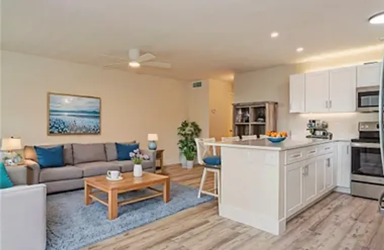 31 VISTA GARDENS TRL 205, VERO BEACH, FL..., Vero Beach, FL 32962