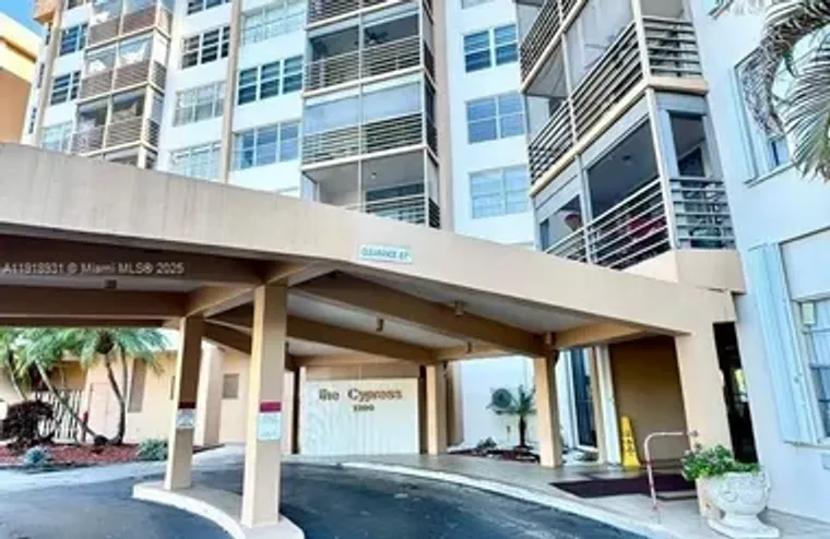 1200 SAINT CHARLES PL 218, PEMBROKE PINE..., Pembroke Pines, FL 33026