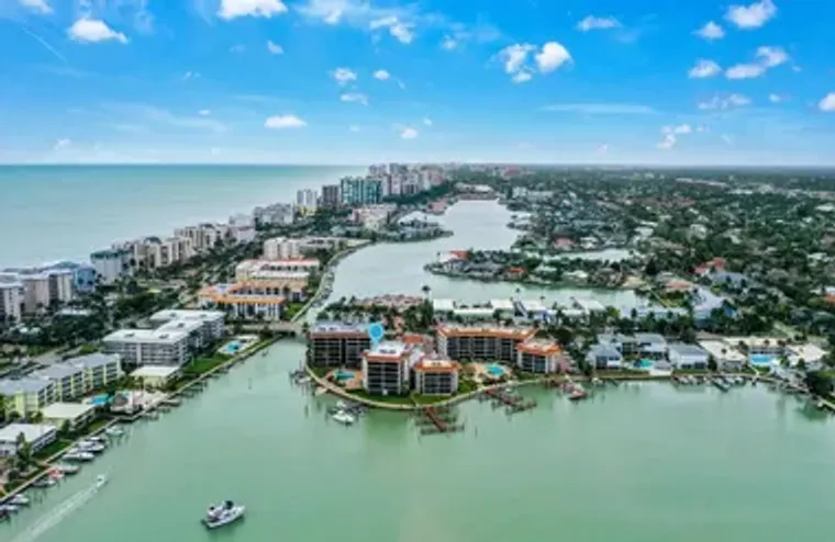 222 HARBOUR DR 103, NAPLES, FL, 34103, Naples, FL 34103